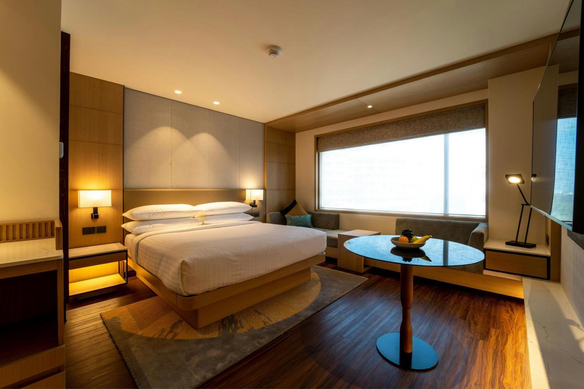 Courtyard By Marriott ואדודרה מראה חיצוני תמונה