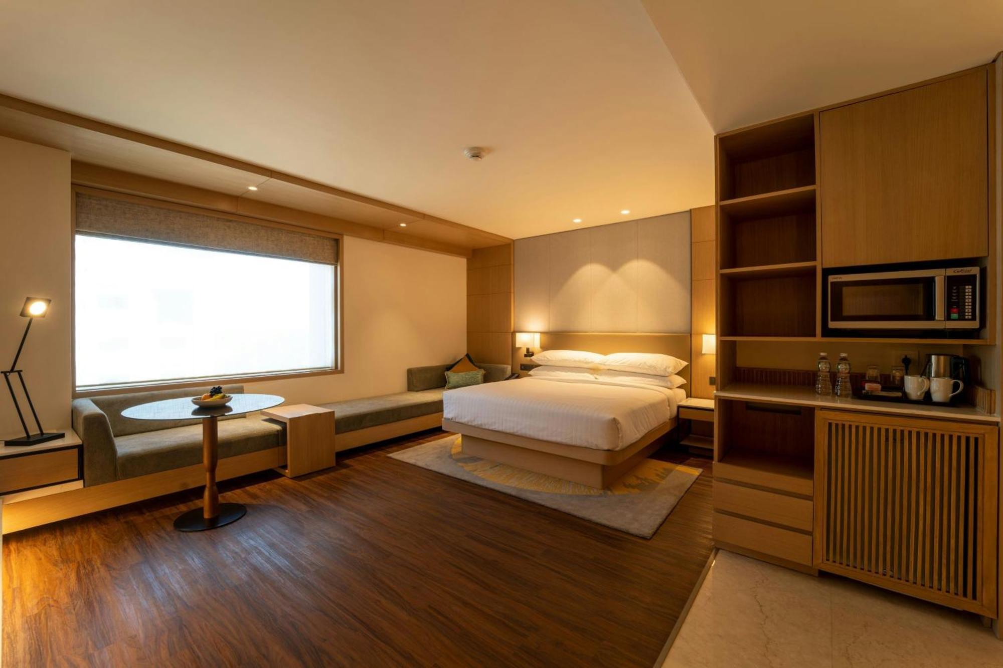 Courtyard By Marriott ואדודרה מראה חיצוני תמונה
